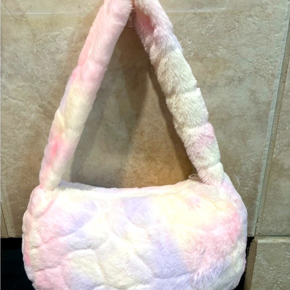 💕 NEW!! My Melody Small Fluffy Handbag 💕 - Picture 2 of 6